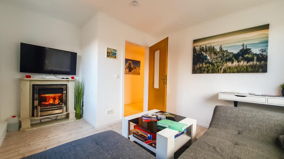 Communal lounge/ TV room, TV and multimedia, Living room, Seating area, Evening entertainment, fireplace