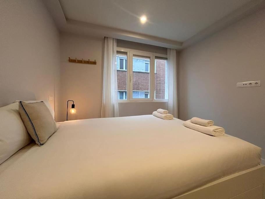 Cozy studio in Tetuan En 1/6 Apartment in Madrid