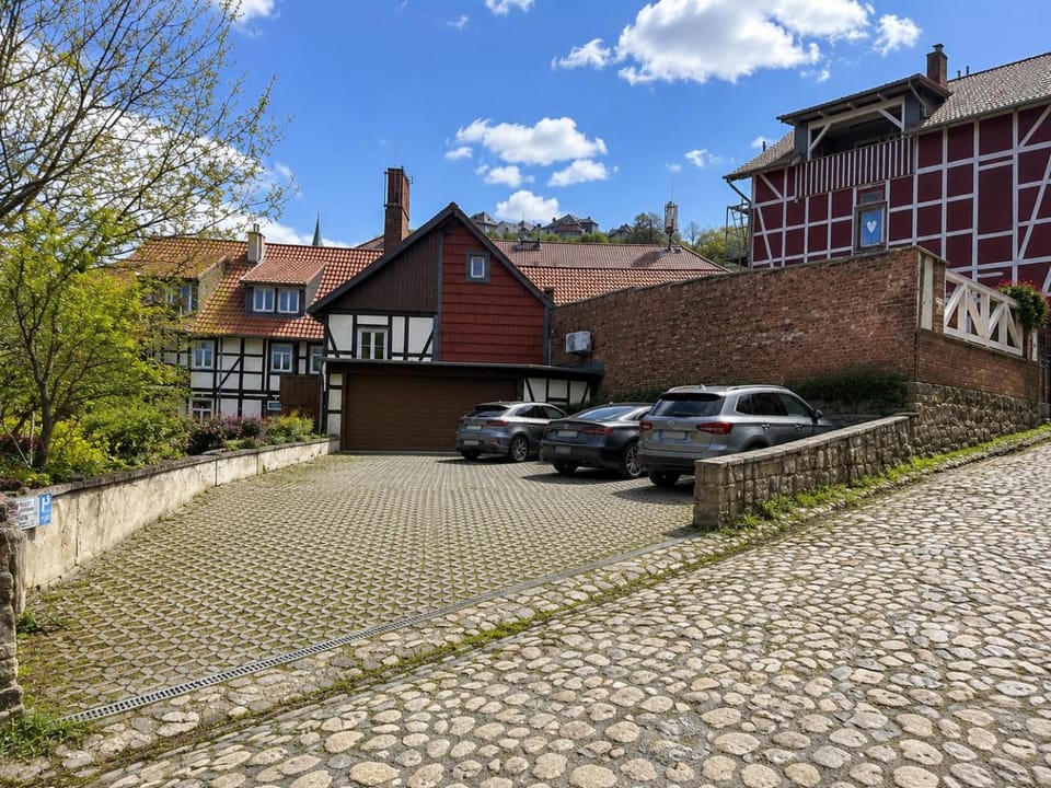 Street view, Parking