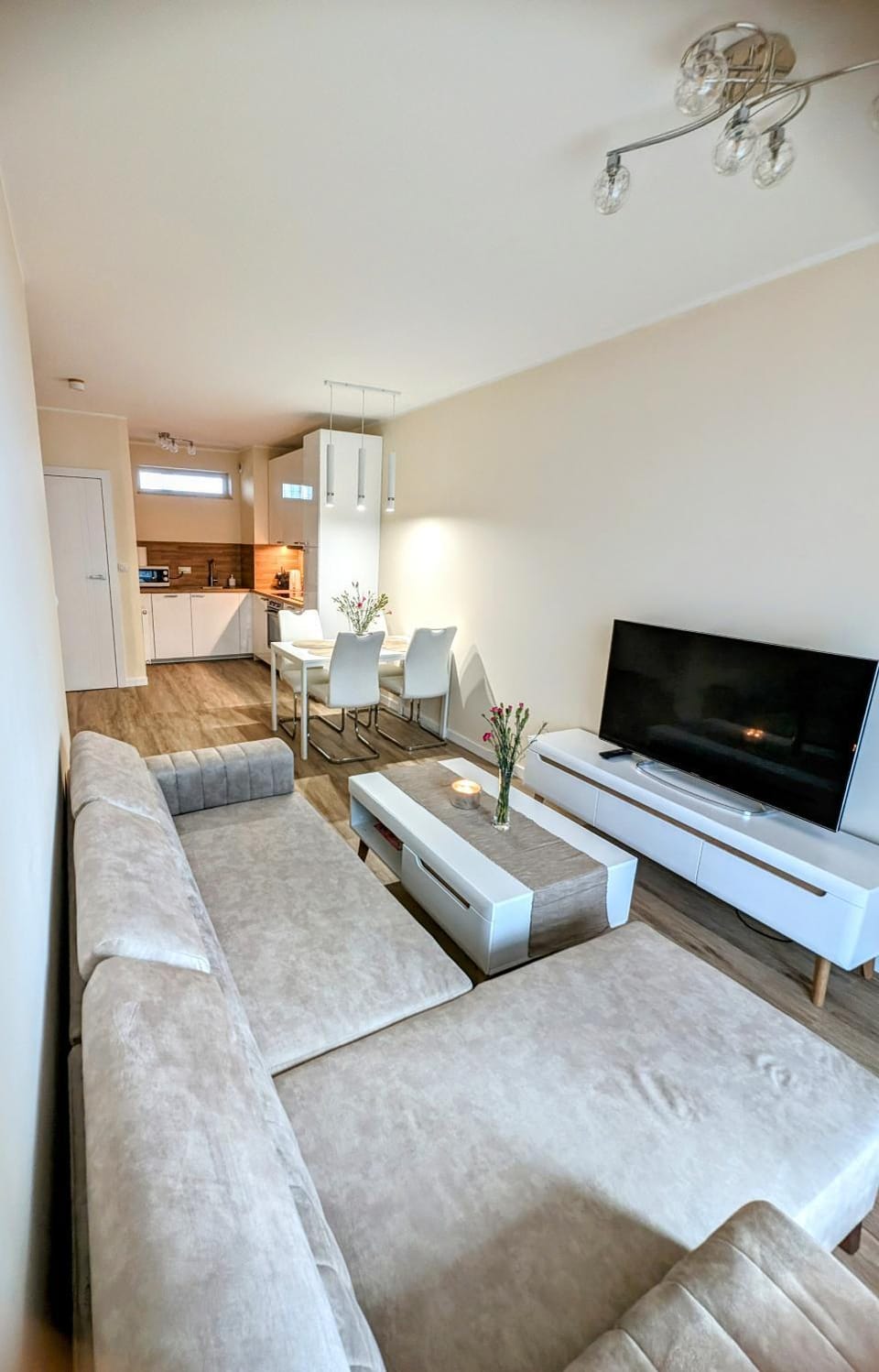 Communal lounge/ TV room, TV and multimedia, Living room