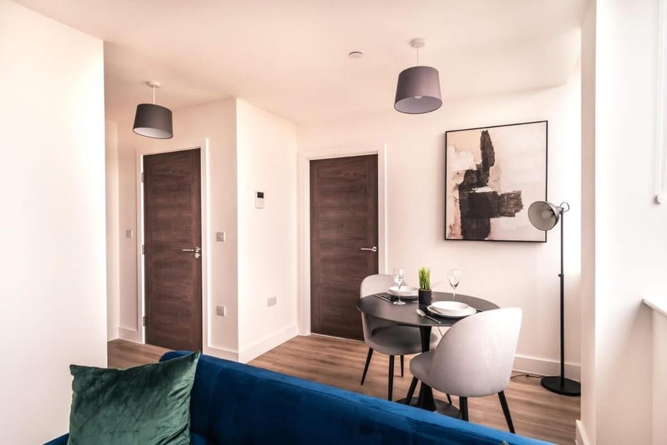 StayZeni, Alexandra Rise Manchester Cool 1 Bed Apartment in Stretford
