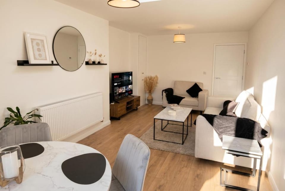 TV and multimedia, Living room, Seating area