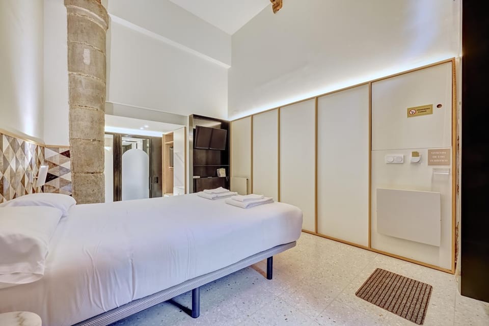 Bed, Photo of the whole room, Bedroom, wardrobe