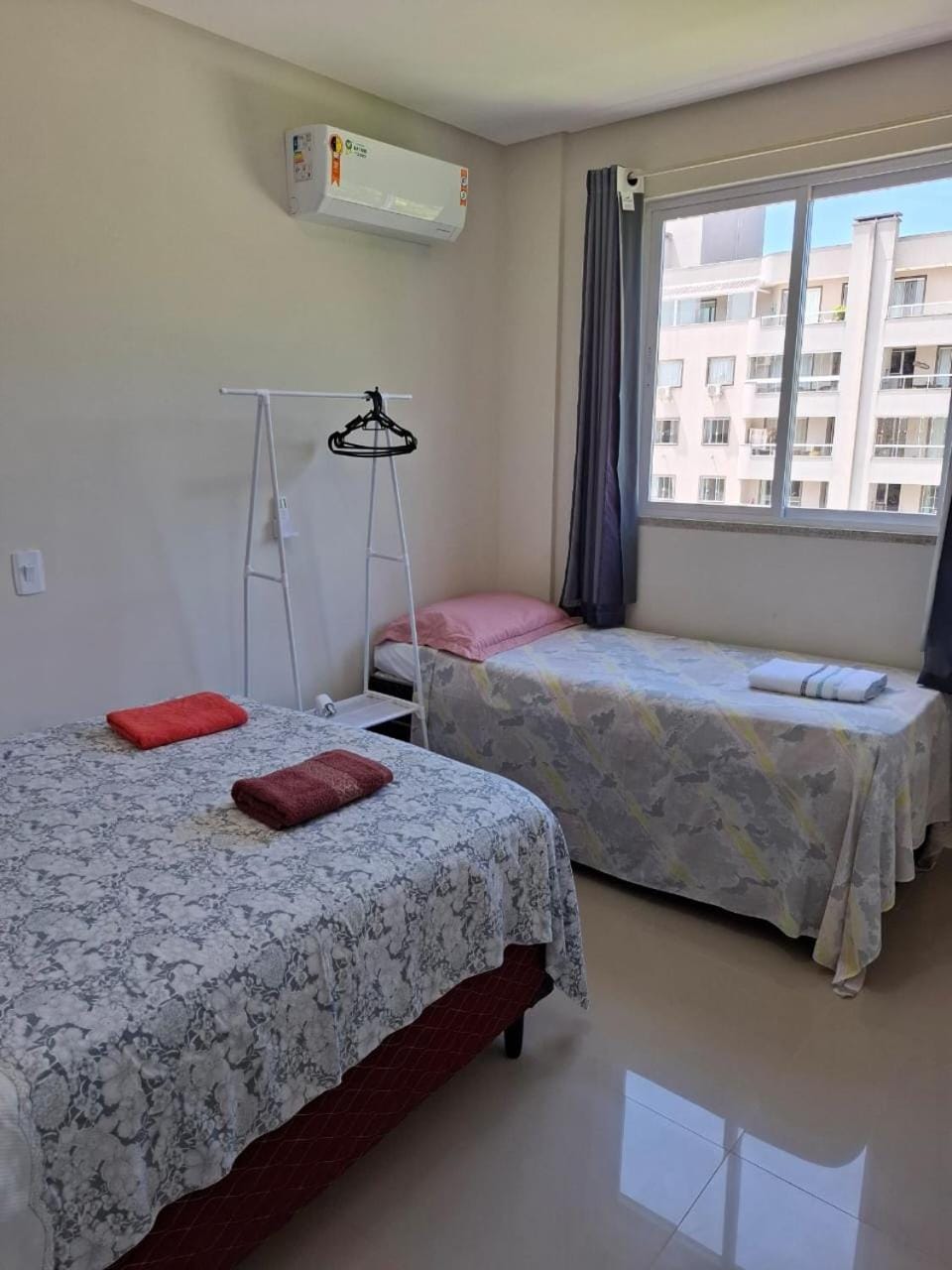 Apartamento em Bombinhas Próximo ao centro e Passarela do Ribeiro Apartment in Bombinhas