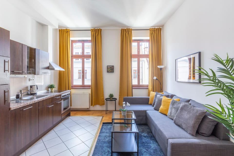 Kitchen or kitchenette, Living room