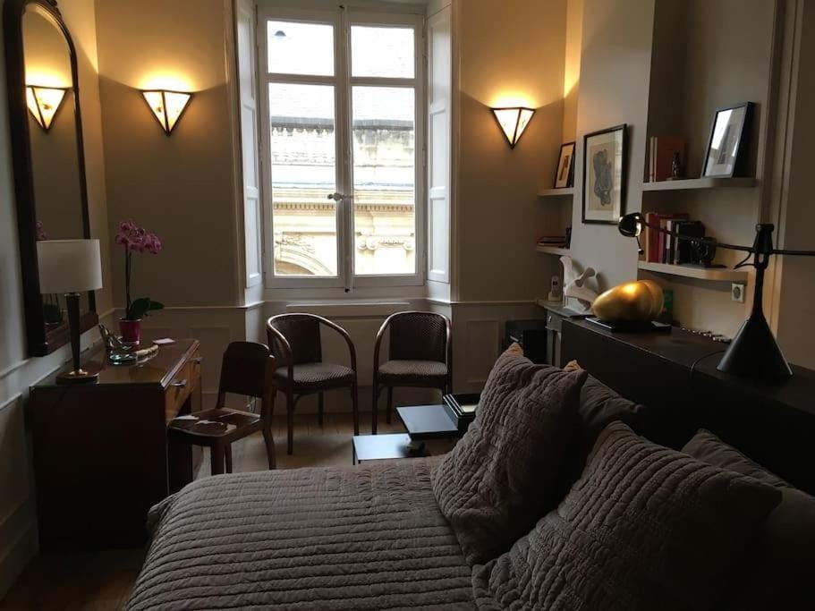 Seating area, Bedroom