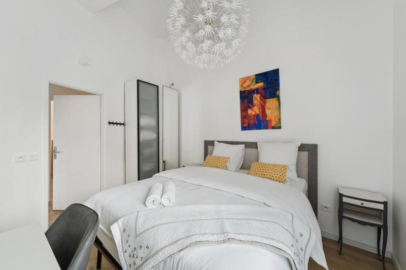 Bed, Photo of the whole room, Bedroom, wardrobe
