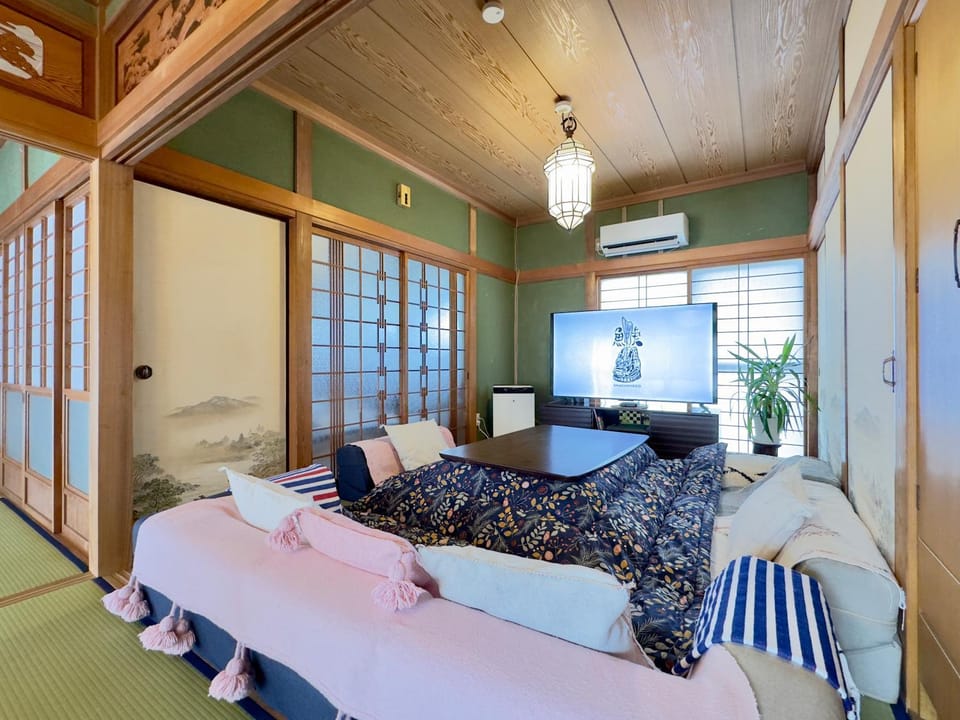 Living room, Diving