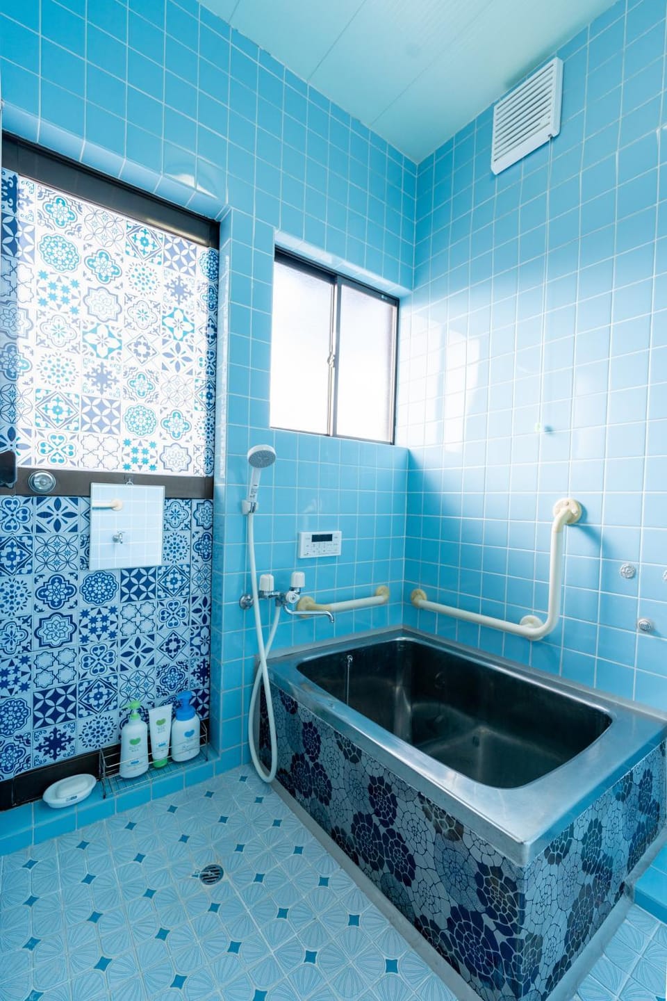 Shower, Hot Tub, Bathroom, Bath, towels