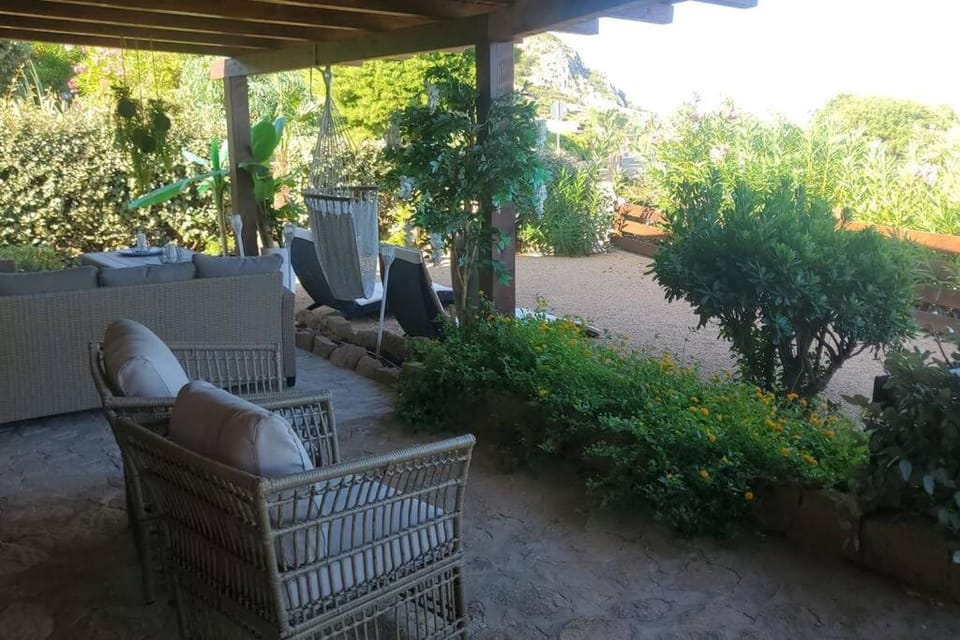 Villetta Isor con piscina House in Sardinia