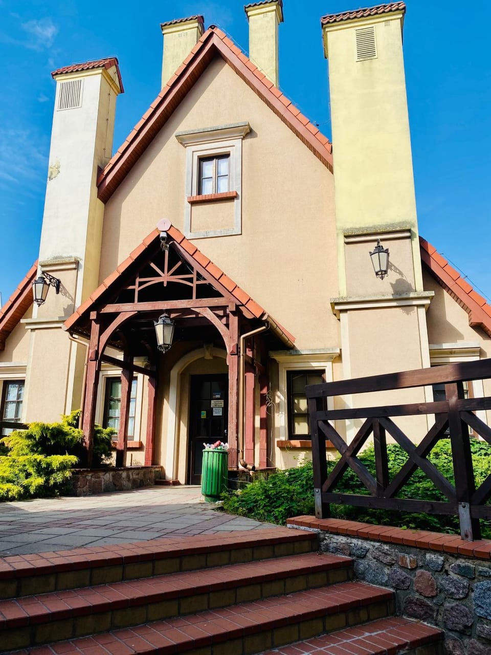 Property building, Day