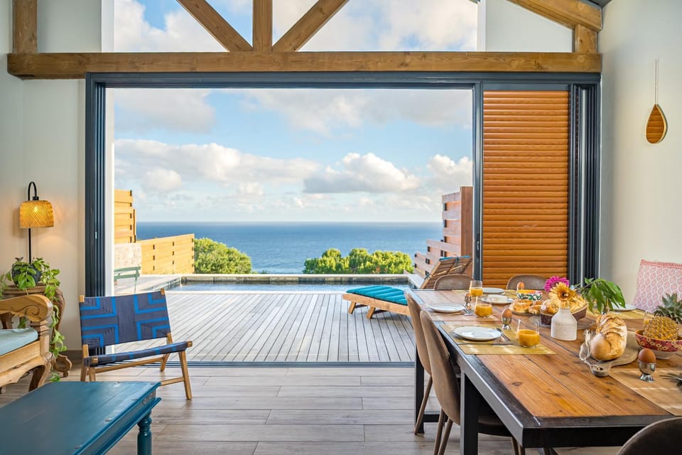 Dining area, Pool view, Sea view