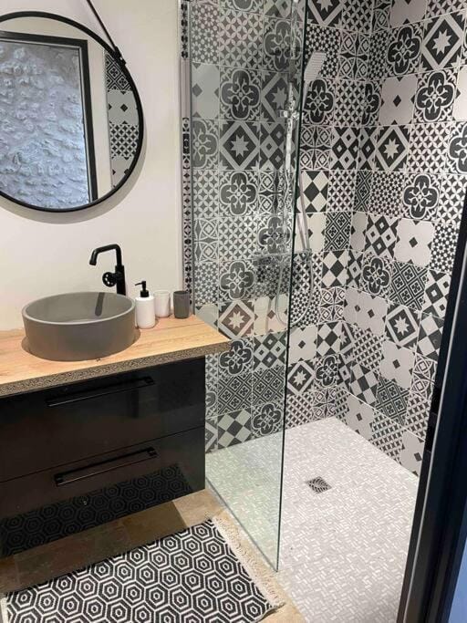 Shower, Bathroom