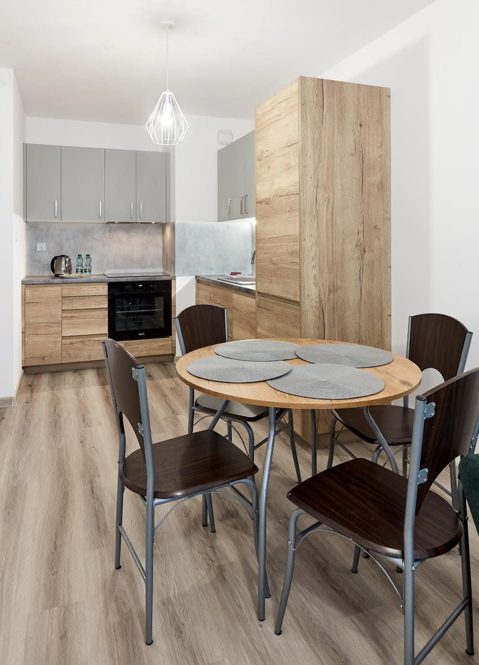 Kitchen or kitchenette, Living room, Seating area, Dining area, pet friendly, stove