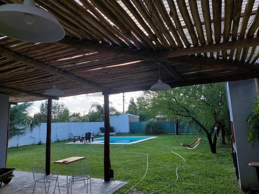 Casa en Funes. Pileta, Parrilla & Parque. House in Funes