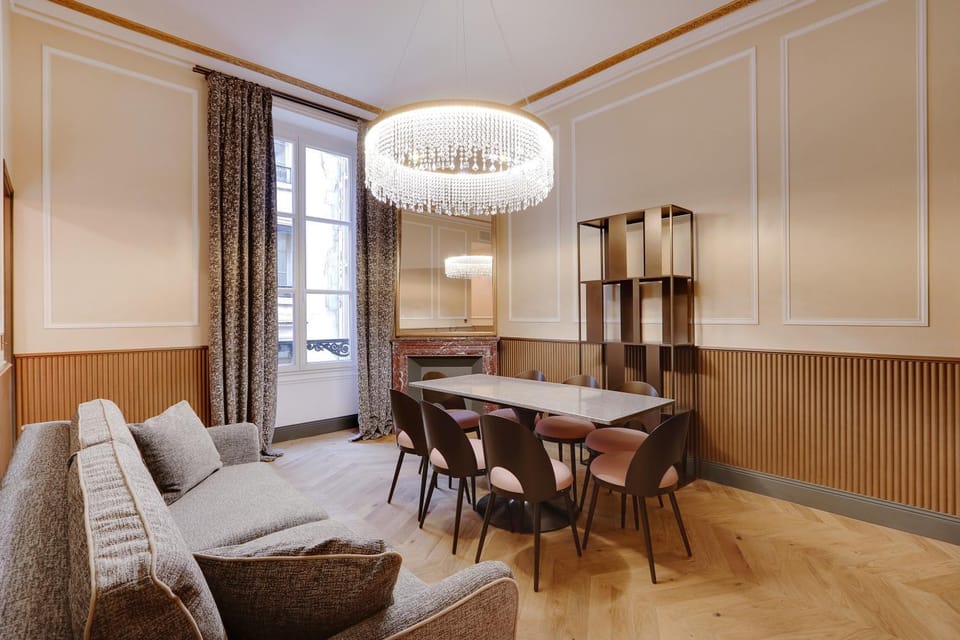 Living room, Seating area, Dining area