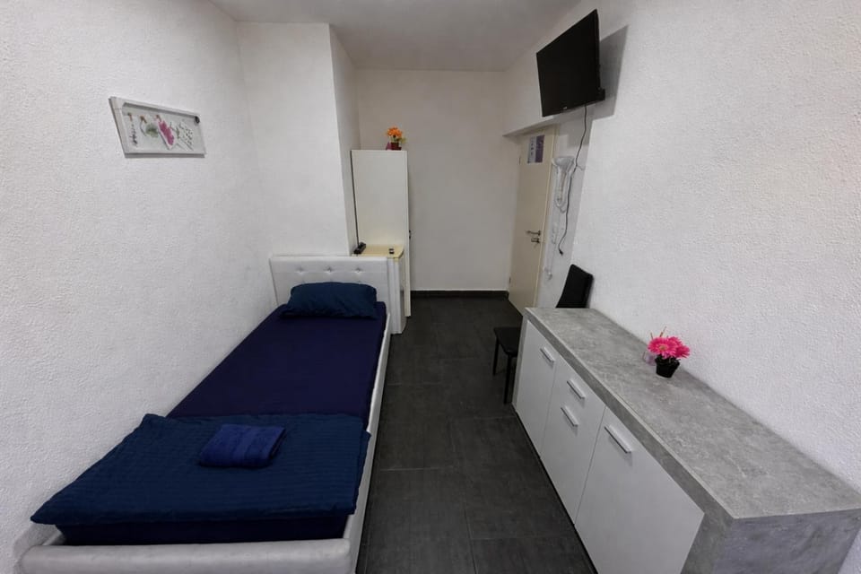 Bed, TV and multimedia