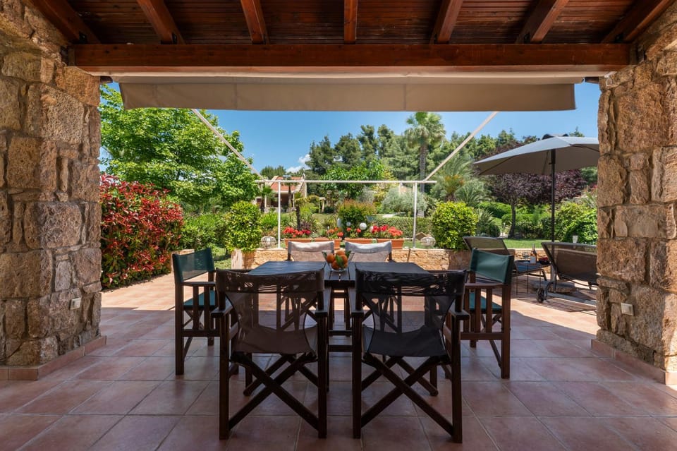 Patio, Day, Garden, View (from property/room), Garden view