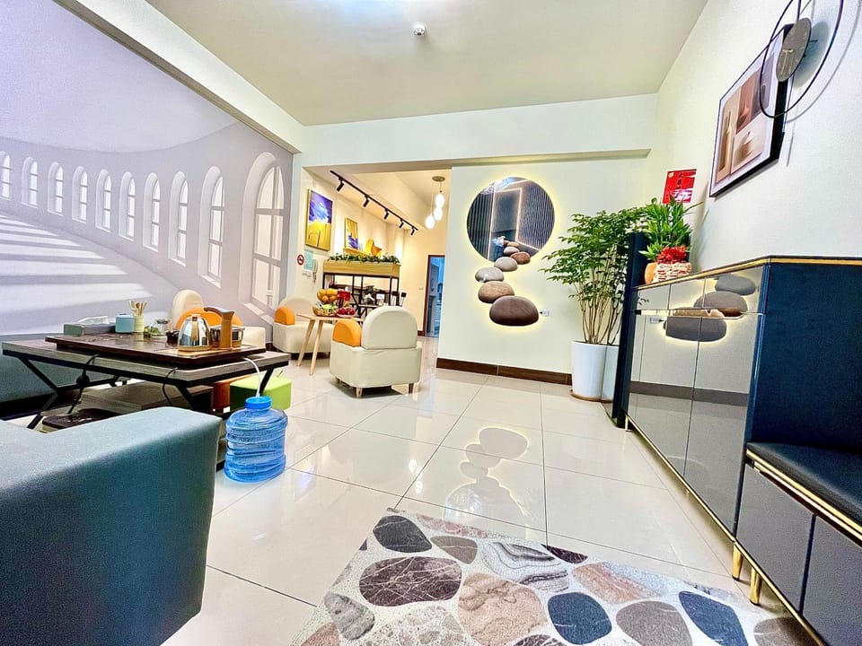 Communal lounge/ TV room, Living room