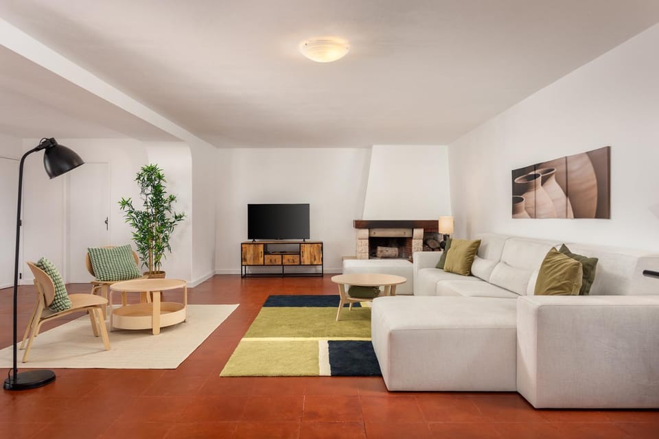 Communal lounge/ TV room, TV and multimedia, Living room, Seating area