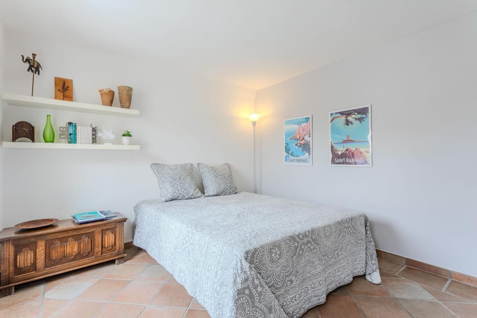 Living room, Bedroom