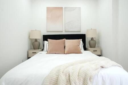 3BR 2Baths with Private Outdoors Apartment in East Village