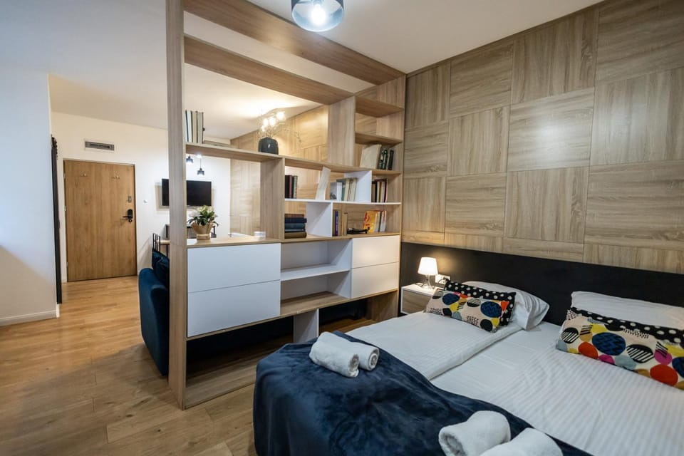 Bed, Kitchen or kitchenette, Photo of the whole room, Bedroom, towels, wardrobe