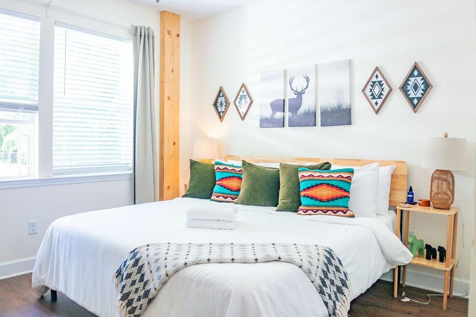 The Prairie Suite Newly Built Upscale Central House in Gainesville
