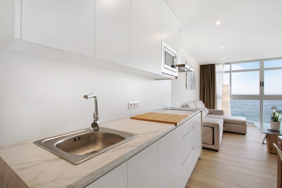 Kitchen or kitchenette, Living room
