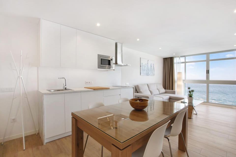 Property building, Kitchen or kitchenette, Living room