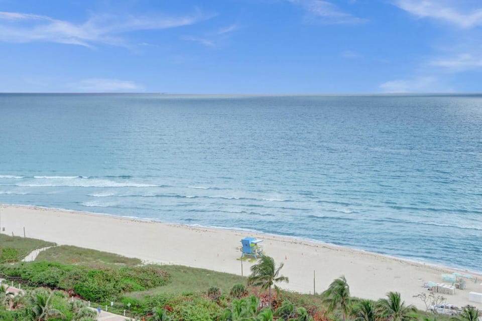 Ocean View 2BD Penthouse Beach Service PH-6 Apartment in Miami Beach