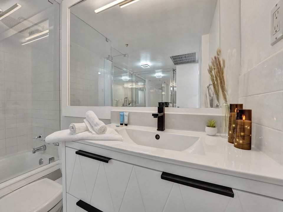 Shower, Bathroom, Bath, towels