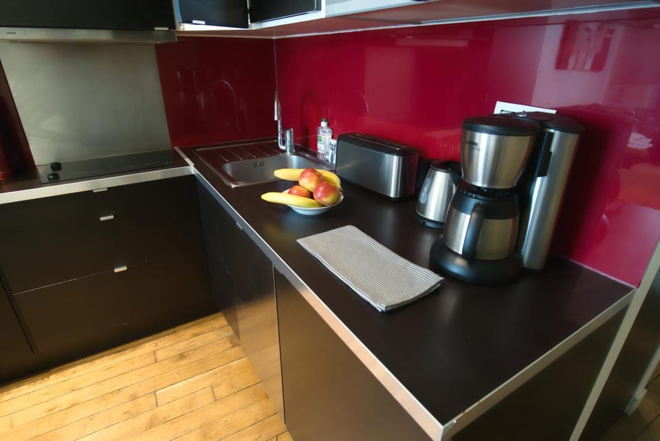 Coffee/tea facilities, toaster