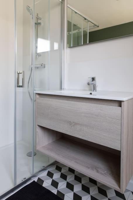 Shower, Bathroom