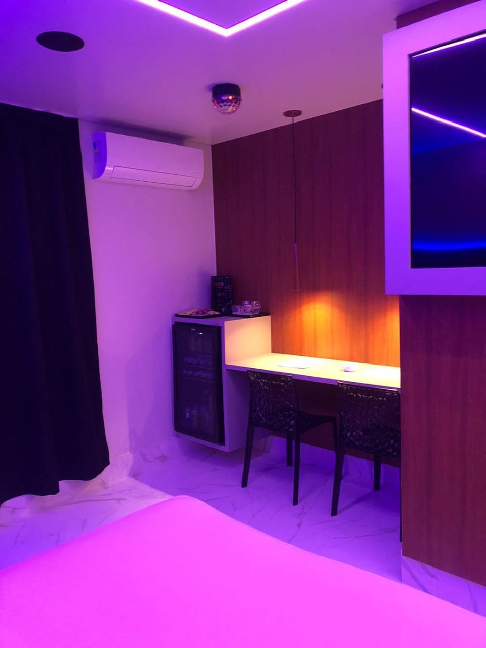 TV and multimedia, Dining area, minibar, air conditioner