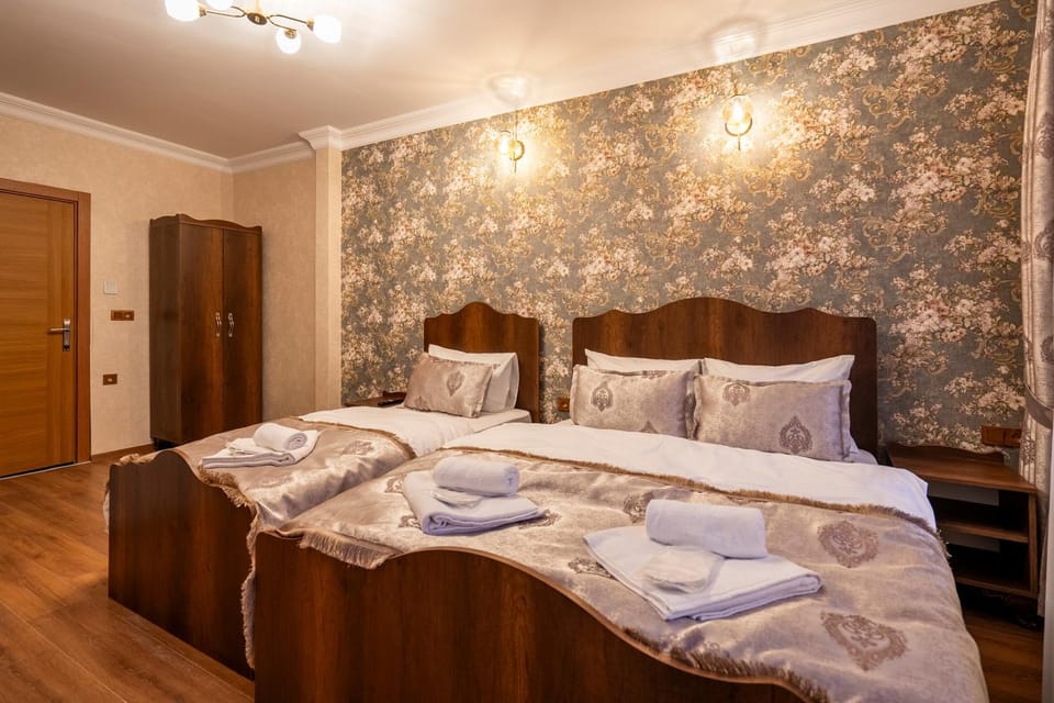 Bed, Bedroom, towels, wardrobe