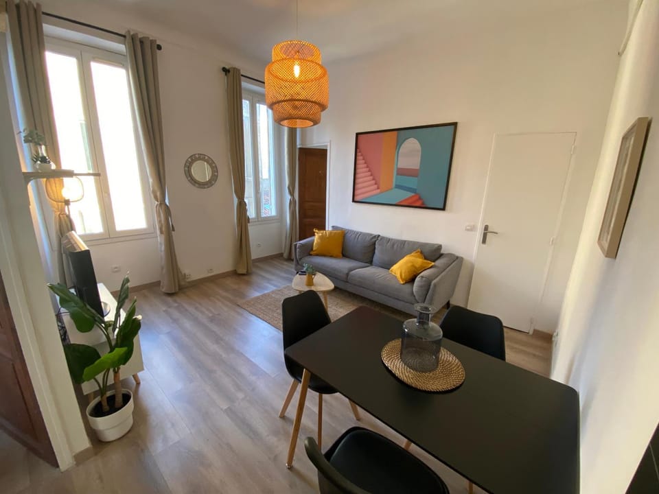 République / La Joliette Apartment in Marseille