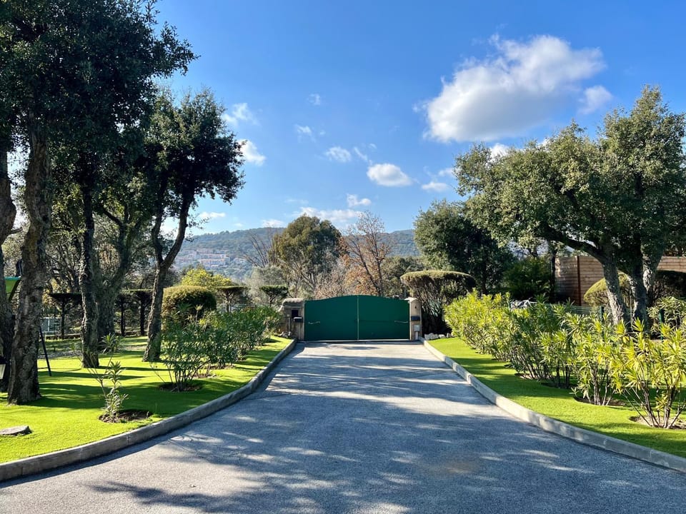 Neighbourhood, Mountain view