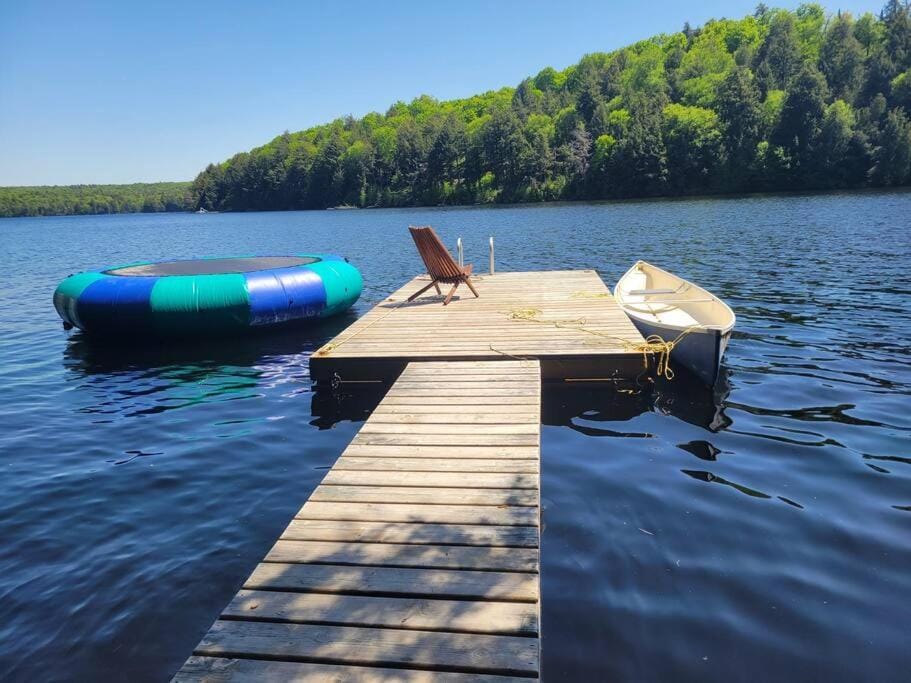 The Bear Cave Cottage at Little Kennisis Lake House in Dysart and Others