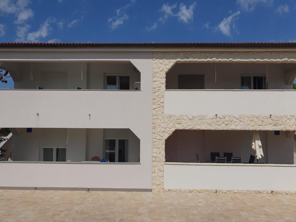 Property building, Day