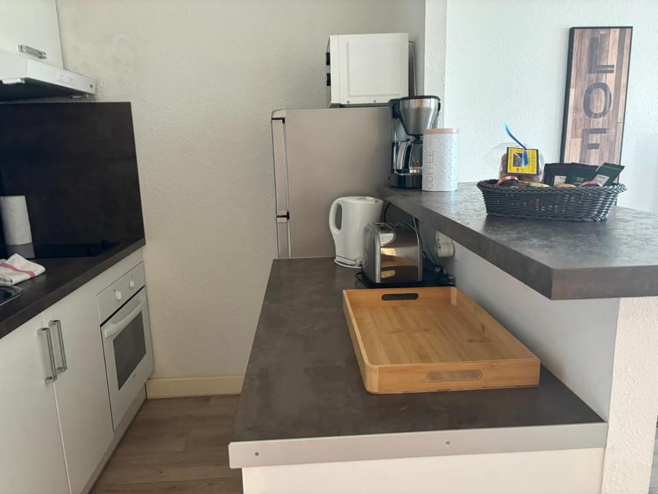 Kitchen or kitchenette, kitchen