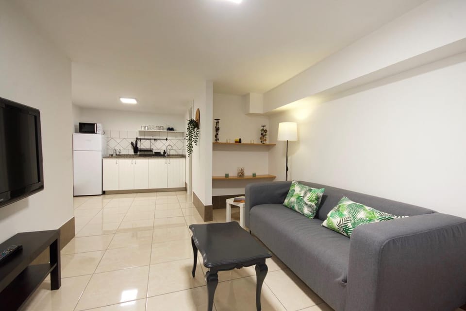 TV and multimedia, Living room, toaster