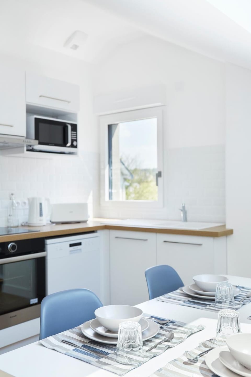 dishwasher, microwave, oven, stove, toaster
