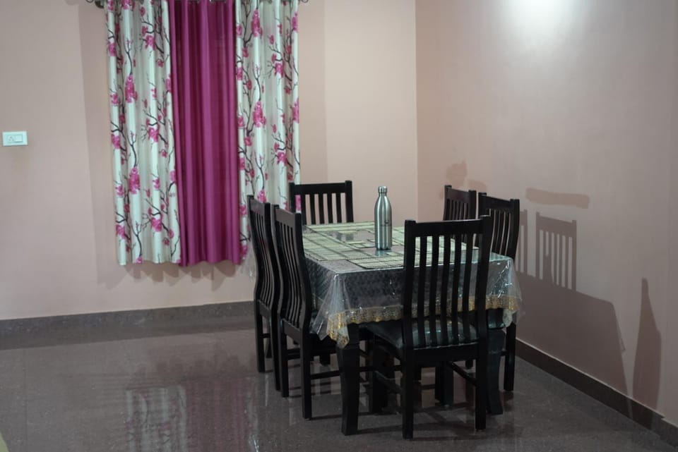 Dining area, Breakfast