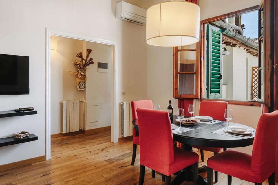 Dining area, Food