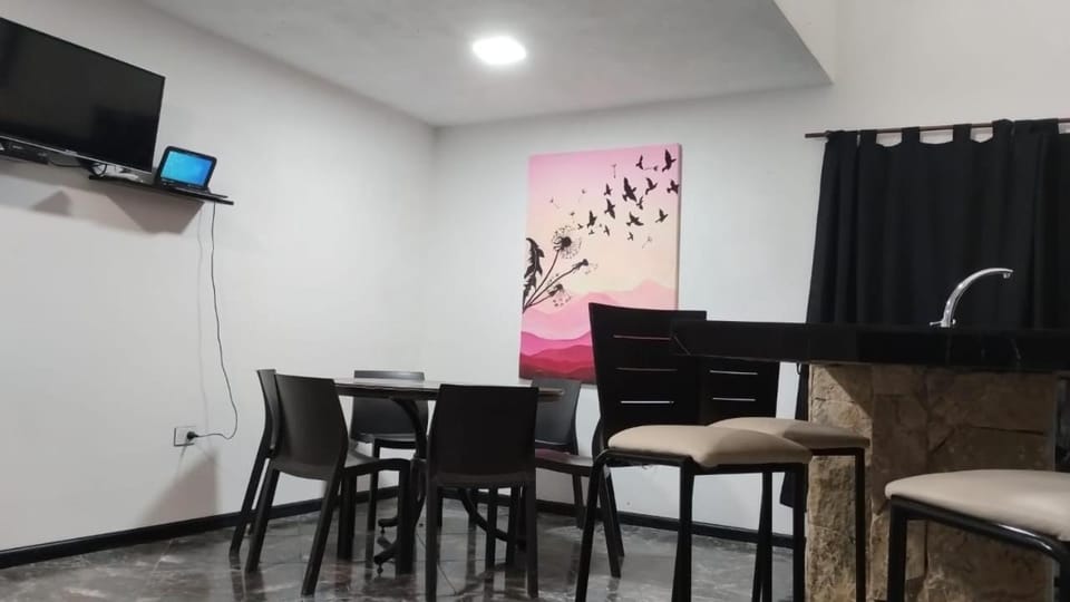 TV and multimedia, Kitchen or kitchenette, Dining area, minibar