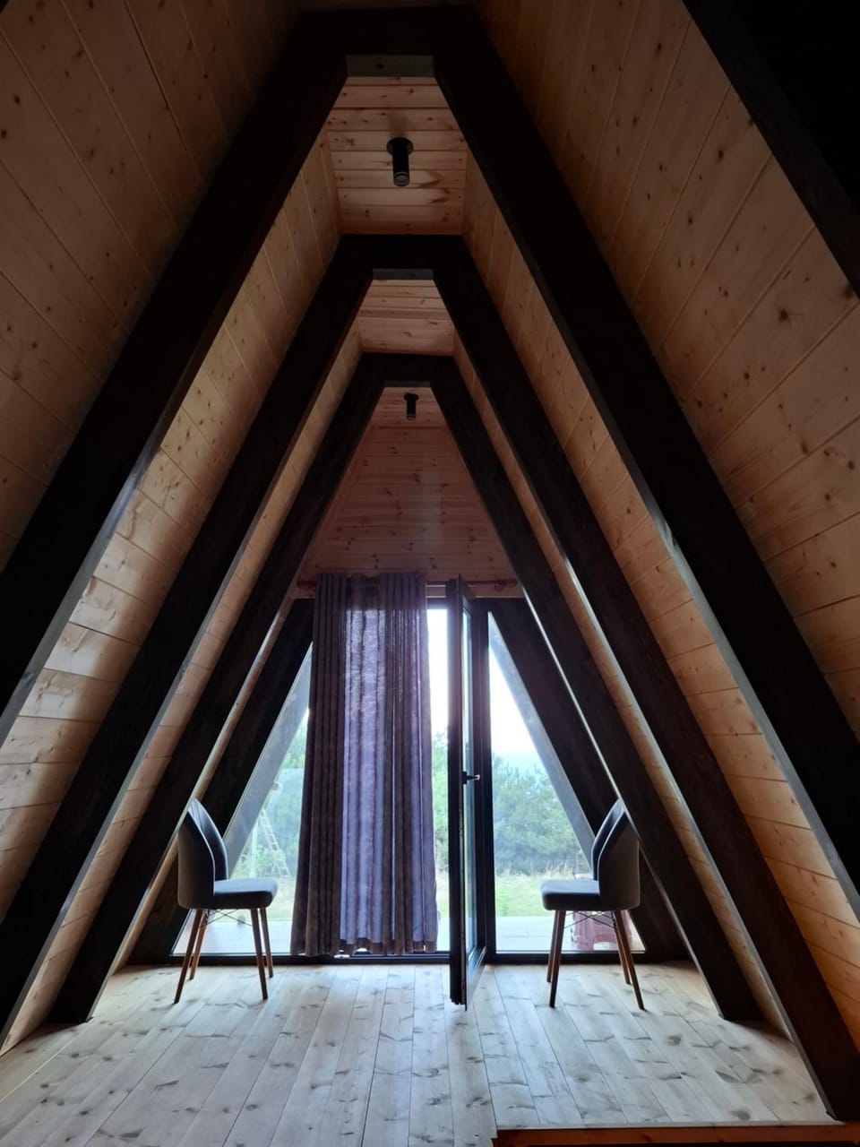 Vila Alpine Arlon Gjinar House in Tirana County, Albania