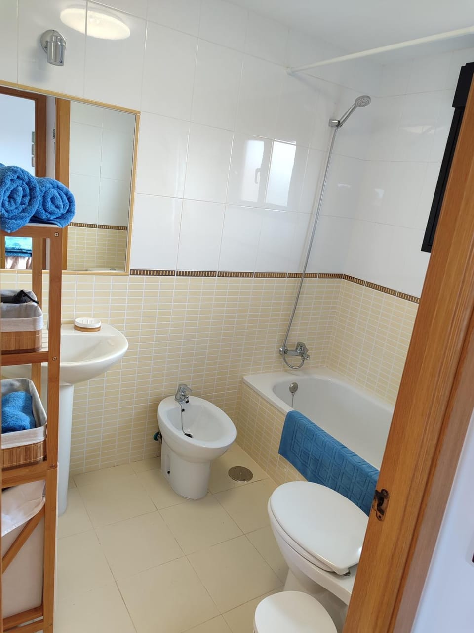 Toilet, Bathroom, bidet, towels