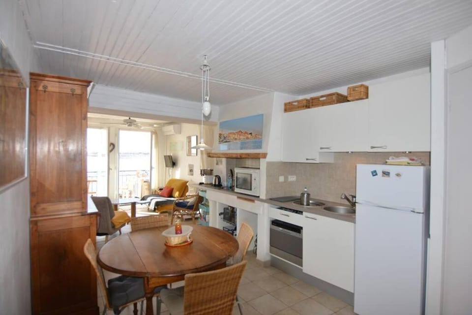 Kitchen or kitchenette, dishwasher, minibar, pet friendly, stove