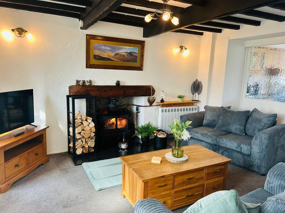 Living room, fireplace